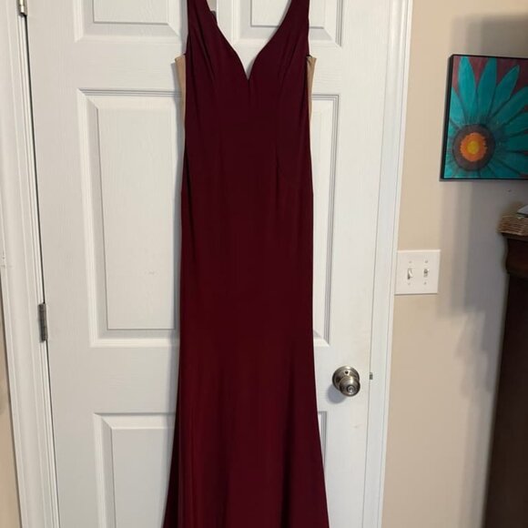 Formal dress - Picture 1 of 2